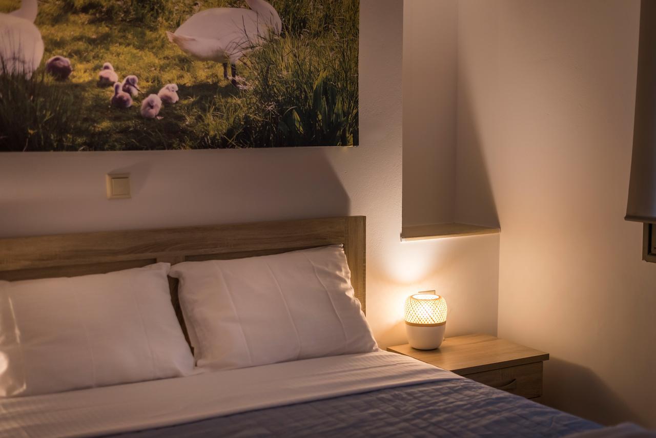 Aequor Luxury Apartments Chrissi Akti Chania Exterior foto
